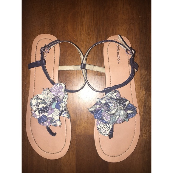 🌼Flirty Spring Sandals 🌼 - Picture 2 of 3